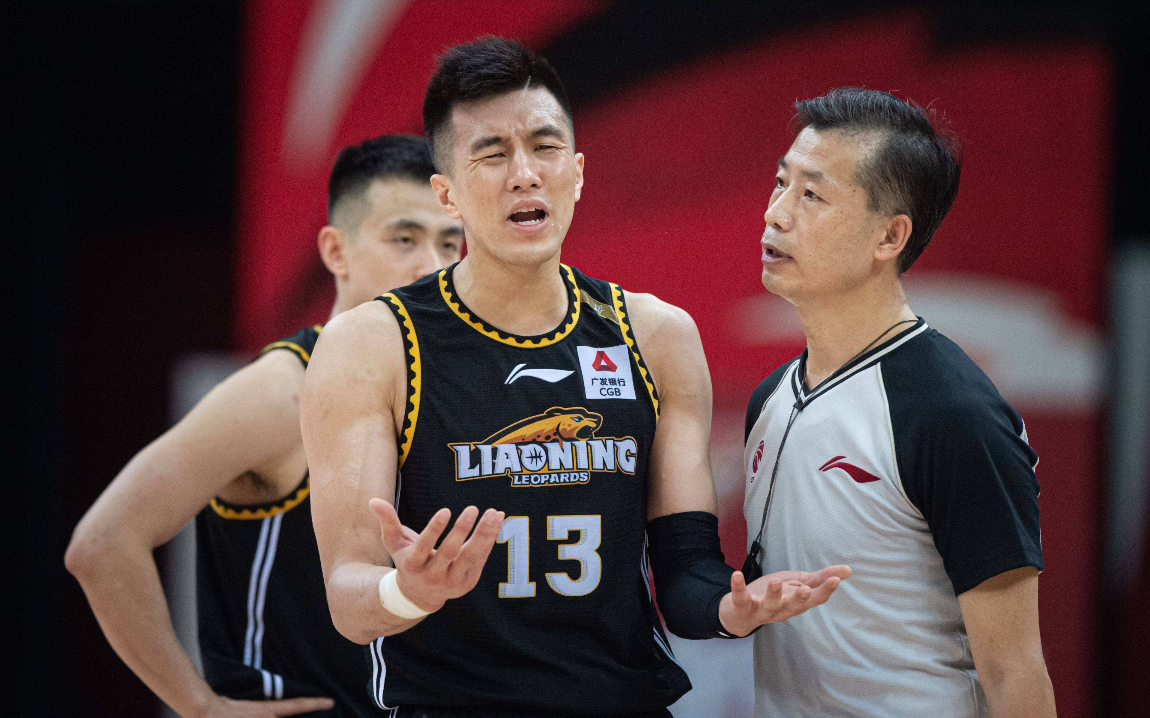 乐动体育队内核心受伤暂停比赛，球队成绩或受影响