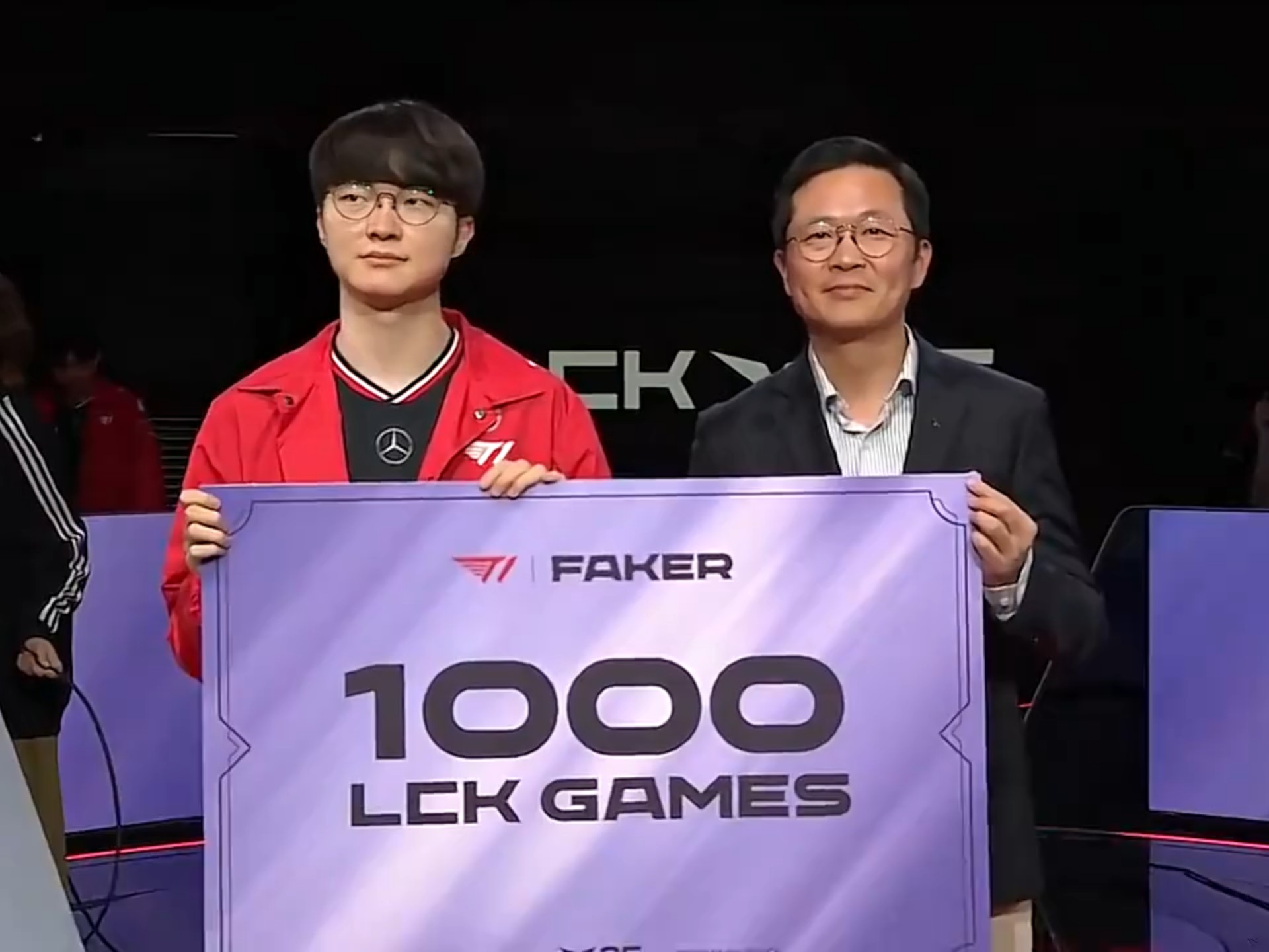 ld sportsFaker在湖人比赛中悬念迭起，状态火爆引发热议！